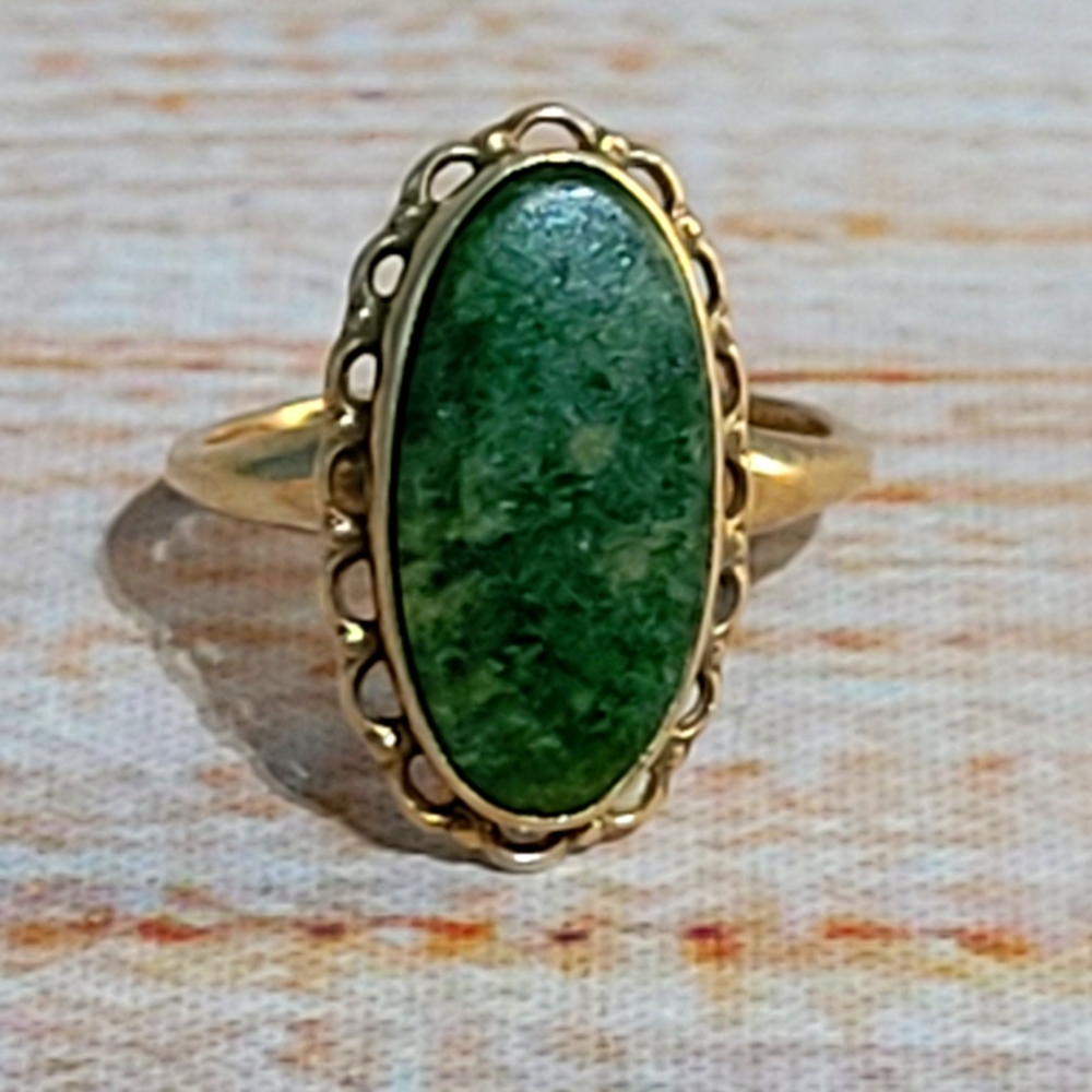 Jade Ring Size 6.5 Gold 10 Carat